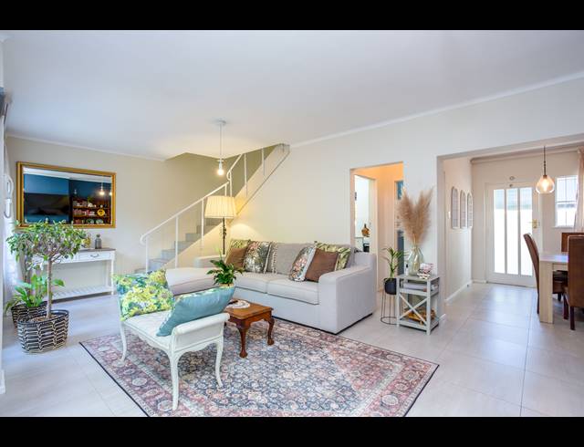 3 BEDROOM TOWNHOUSE SOLD IN KENILWORTH